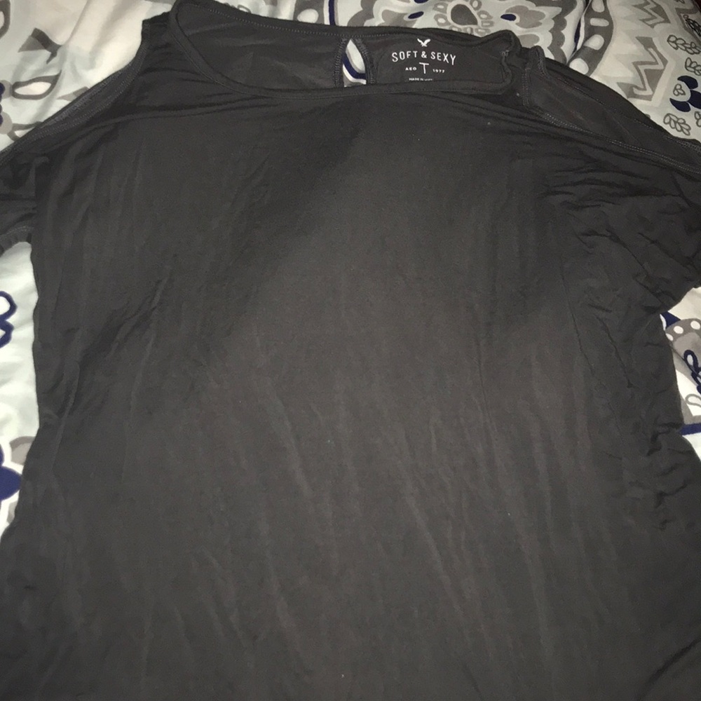 American eagle soft and sexy cold shoulder tee